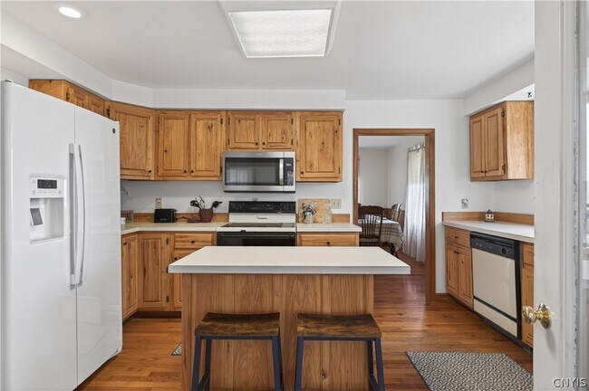 Building Photo - 3756 Oak Hill Rd