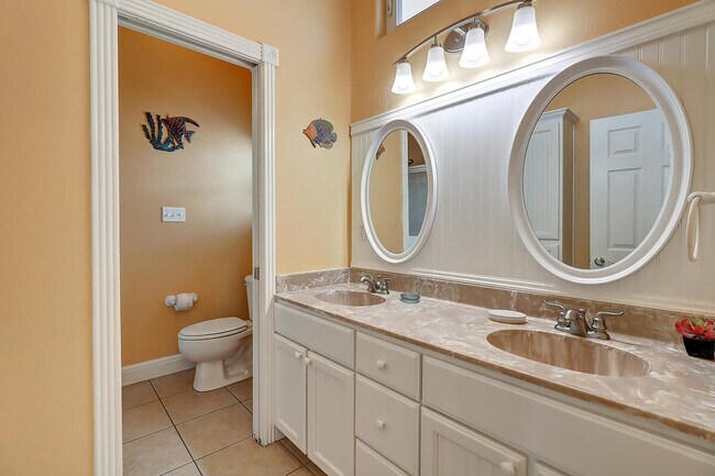 Building Photo - 140 Royal Sands Blvd