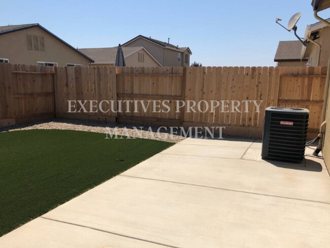 Building Photo - 1470 Woodbury Ct