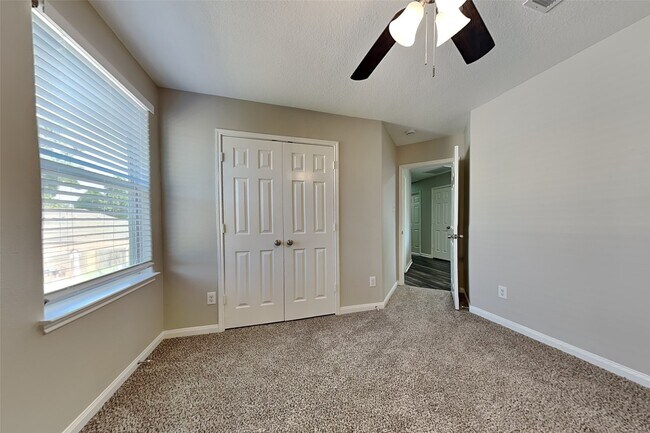 Building Photo - 10208 Red Fern Ct