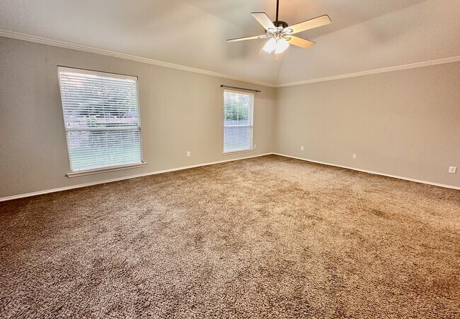 Building Photo - 5016 Springflower Dr