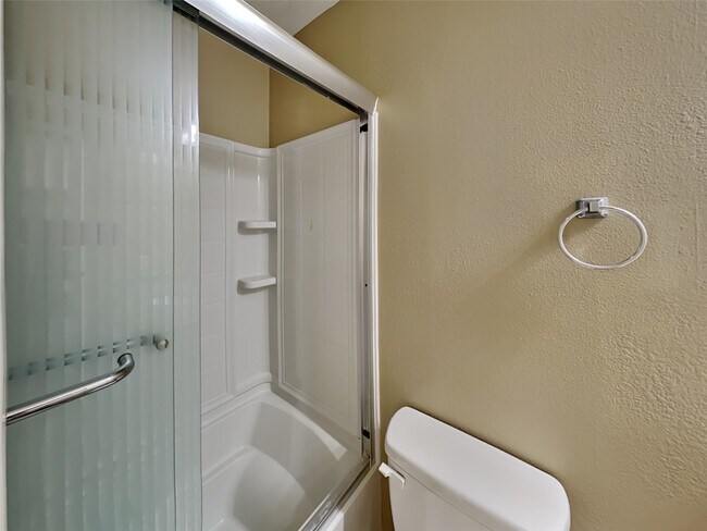 Building Photo - 4403 Thistle Pond Ct