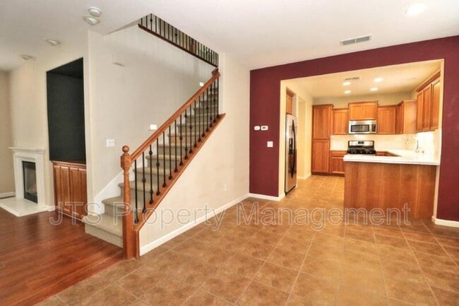 Building Photo - 217 Barnhill Dr