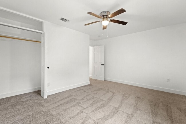 Building Photo - 6000 Cool Springs Dr