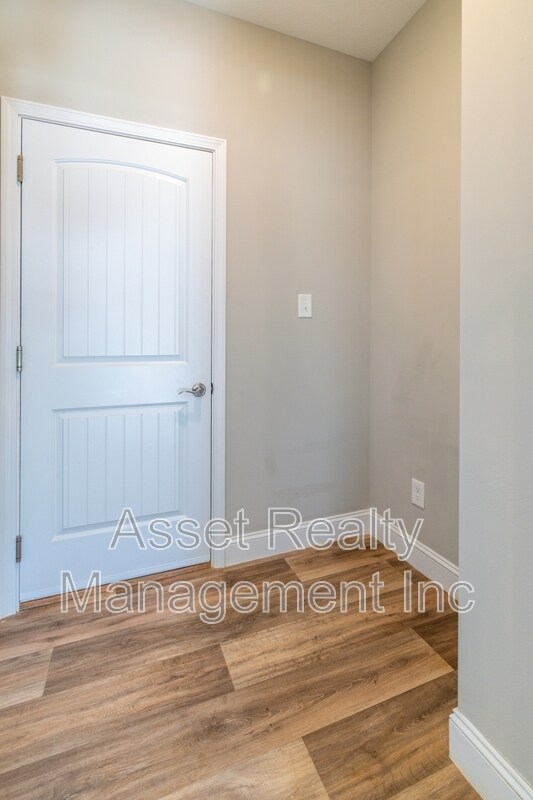 Building Photo - 7703 Honey Oaks Rd