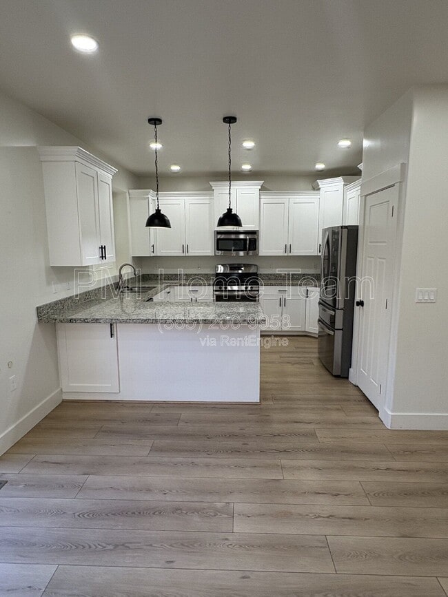 Building Photo - 651 W 1900 S