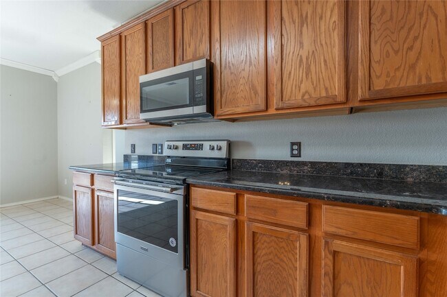 Building Photo - 5028 Senator Dr