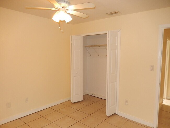 Building Photo - 3200 Nekoma Ln