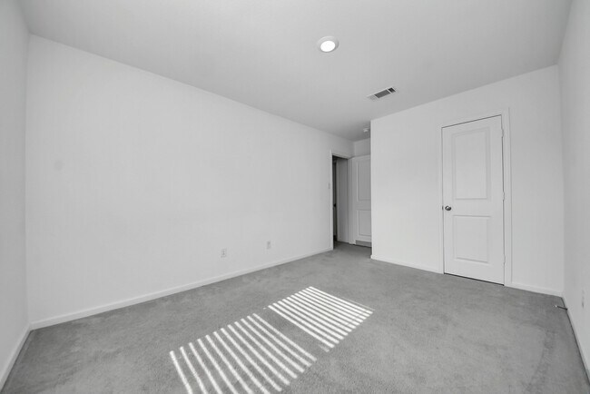 Building Photo - 19523 Manduca Dr