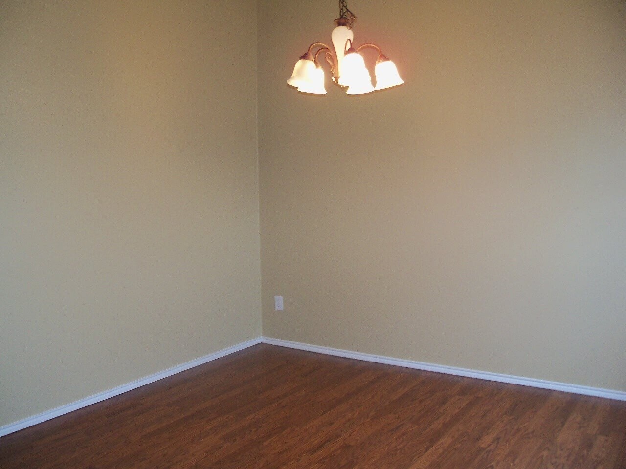 Building Photo - 3019 Melrose Dr