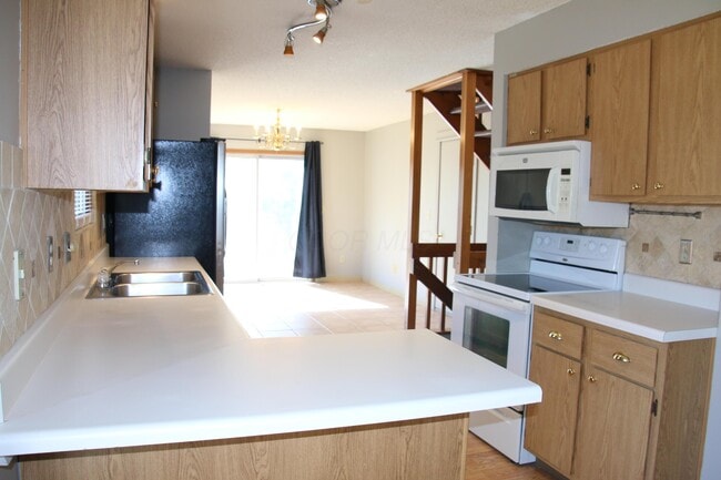 Building Photo - 3130 Castlebrook Ave