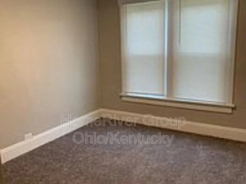 Building Photo - 247 S Terrace Ave