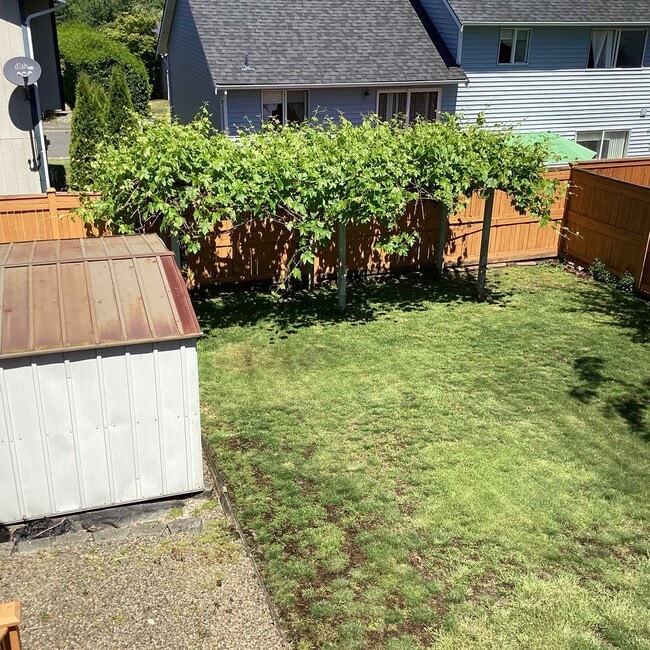 Building Photo - Updated 4 bedroom in The Desirable Merrill...