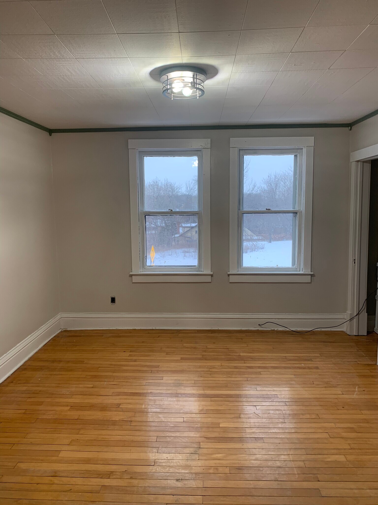 Bed 1 - 526 Fisher St