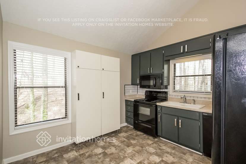 Building Photo - 3895 Rock Mill Pkwy