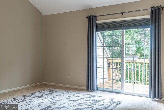 Building Photo - 127 Horseshoe Dr