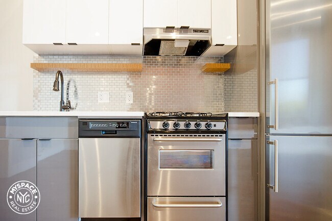 Building Photo - 60-15 Myrtle Ave