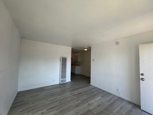 Building Photo - 249 W 65th St