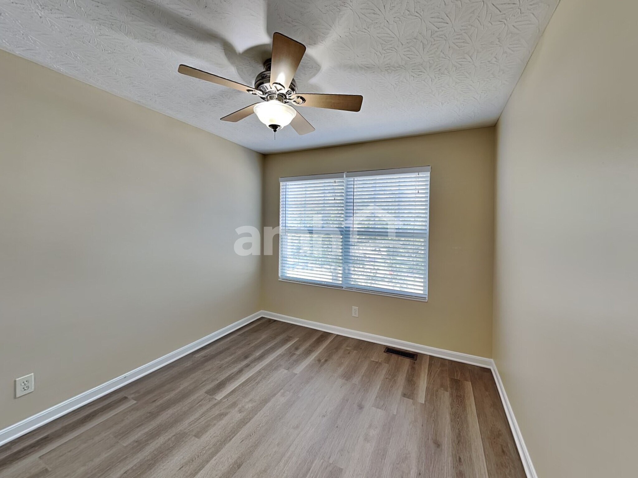 Building Photo - 3177 Bridle Run Dr