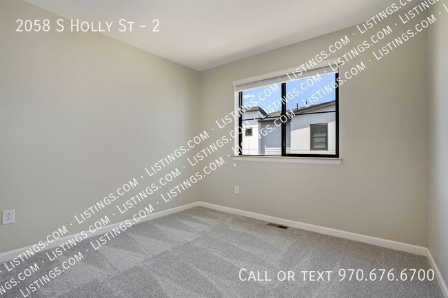 Building Photo - Brand New Row Home near DU close to I-25 a...