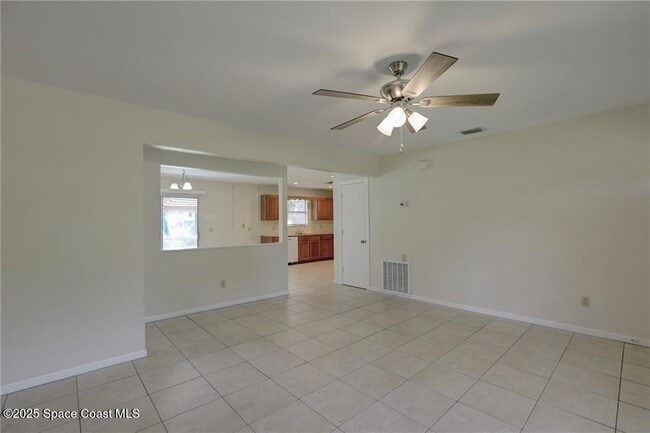 Building Photo - 950 Landsdowne Dr