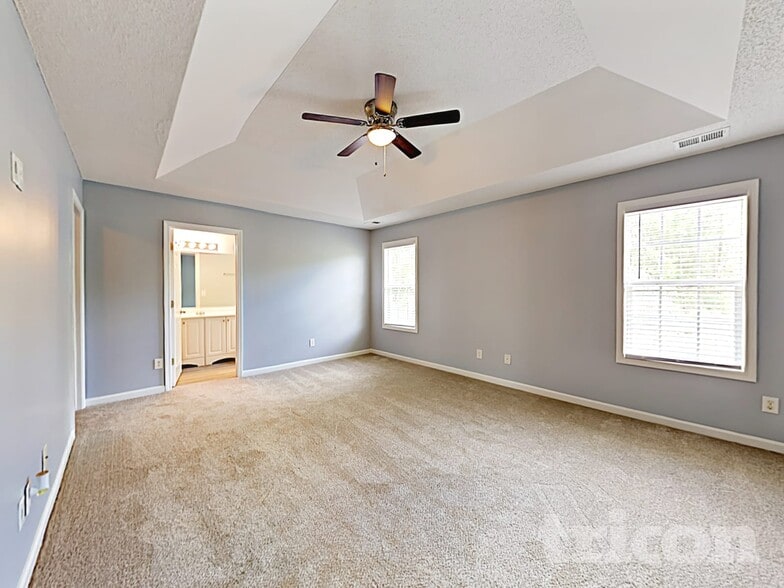 Building Photo - 623 Bowling Ln