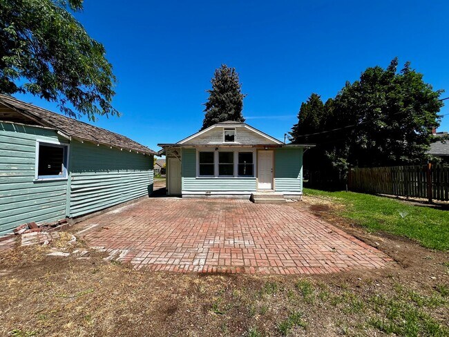 Building Photo - Non-Refundable & Security Deposit Total: $2100.00