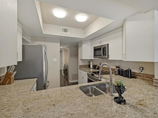 Building Photo - 3139 Golden Oak Ct