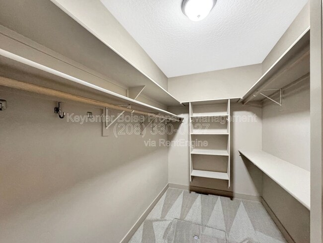 Building Photo - 3349 N Justin Ave