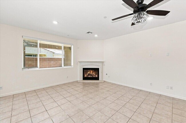 Building Photo - 40082 Catania Ct