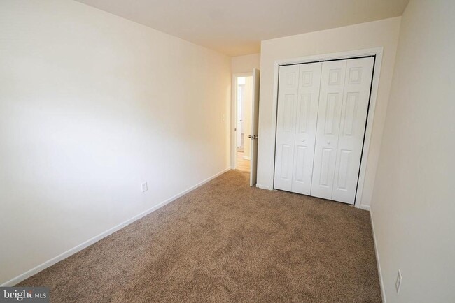 Building Photo - 734 Hemlock St