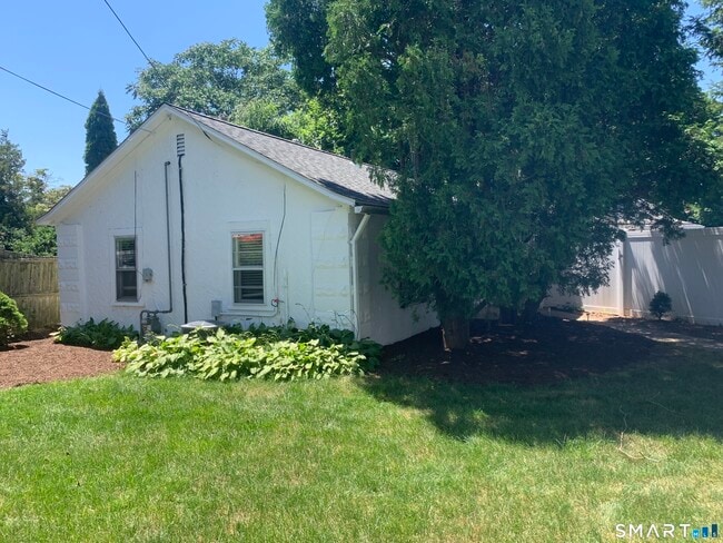 Building Photo - 76 Hurd St