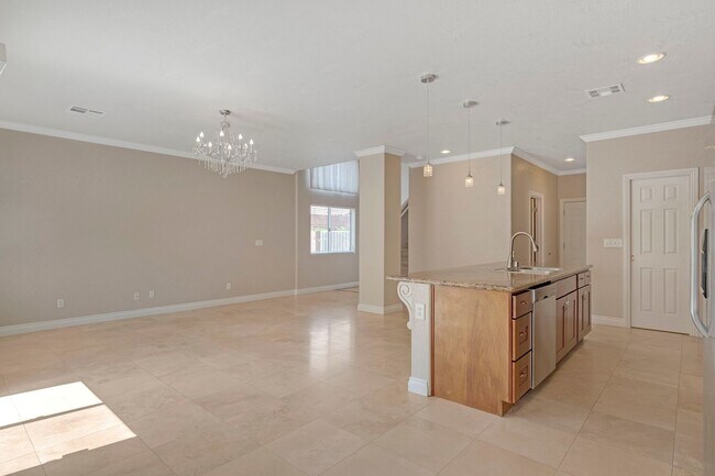 Building Photo - HENDERSON HIGHLY UPGRADED HOME!