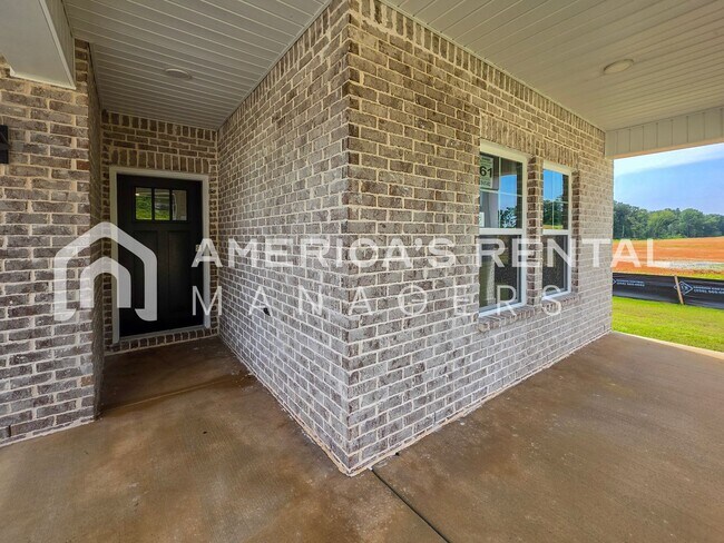 Building Photo - 1329 Eidson St