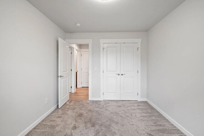 Building Photo - "Spacious 3-Bedroom Duplex Retreat on Park...