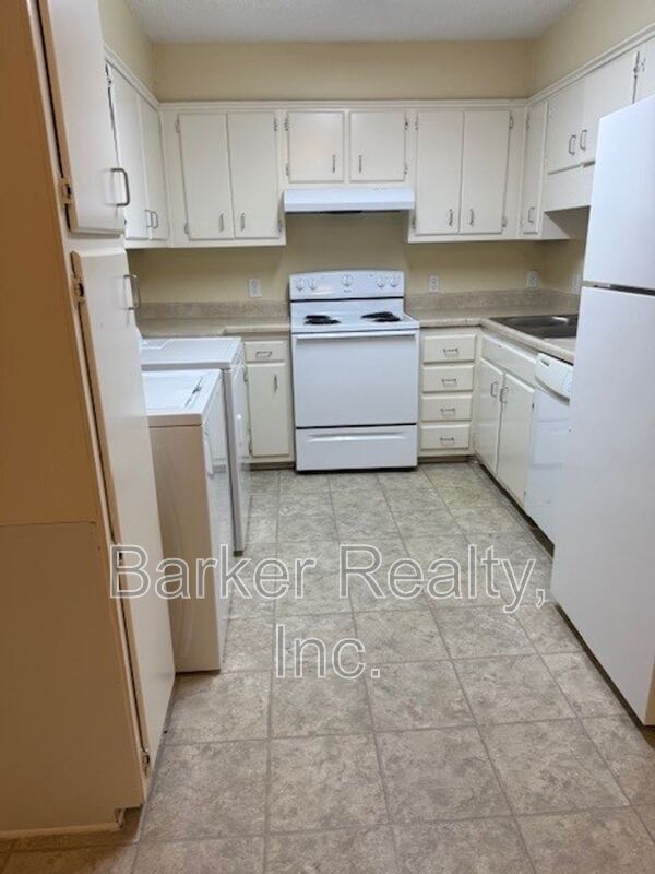 Building Photo - 203 E Ransom St