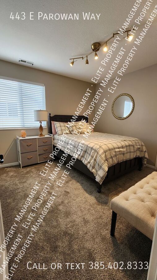 Building Photo - 443 E Parowan Way