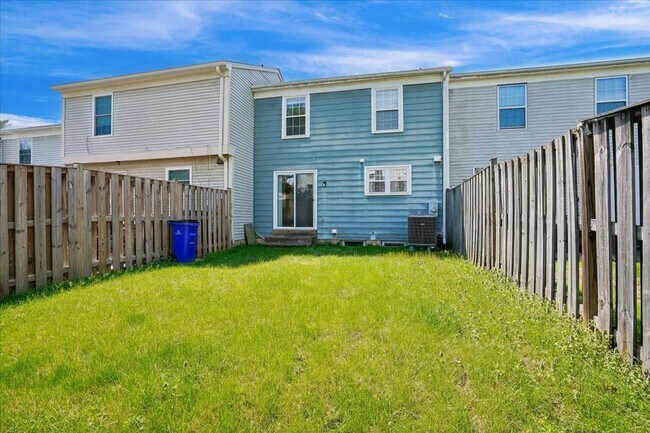 Building Photo - Immediate move-in at Goshen Village