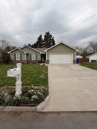 Building Photo - 3BR Home | Granite Kitchen | Fireplace | Deck | Fenced Yard