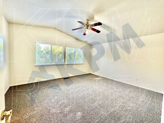 Building Photo - 3059 Carousel Cir