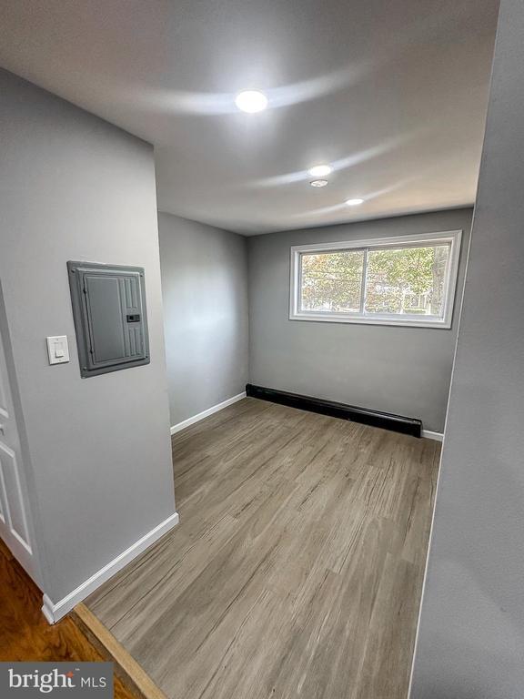 Building Photo - 517 Morgan Ave