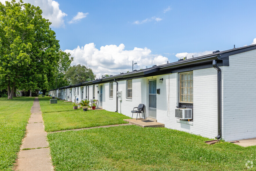 Building Photo - The Lily Grace Apartments