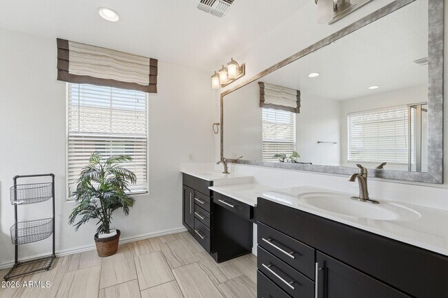 Building Photo - 464 N Ranger Trail