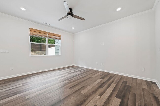 Building Photo - 205 Millennium Dr