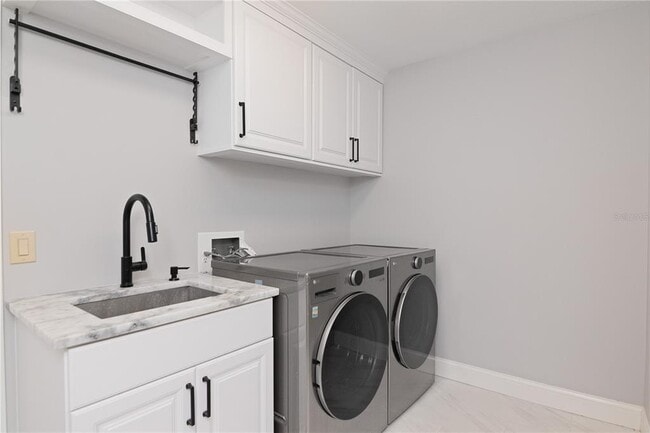 Building Photo - 4202 Deepwater Ln
