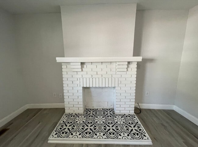 Building Photo - 1408 Iredell Ave