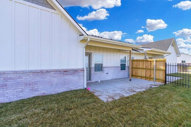 Building Photo - BRAND NEW 3 Bedroom Townhome!