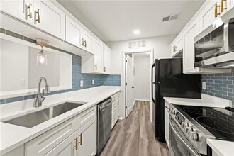 Building Photo - 521 Warm Springs Cir