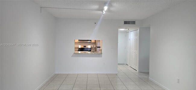 Building Photo - 9688 Fontainebleau Blvd