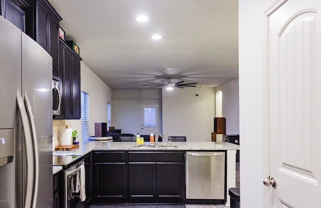 Building Photo - 8331 Bending Willow